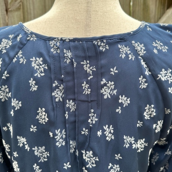 Michael Stars Pleated Front Flocking Print Navy Blue Peasant Blouse - Picture 11 of 13